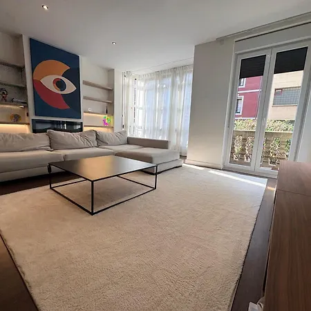 Center Διαμέρισμα *